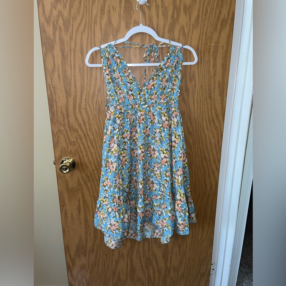 Floral Backless Strappy Dress Size Large, never worn